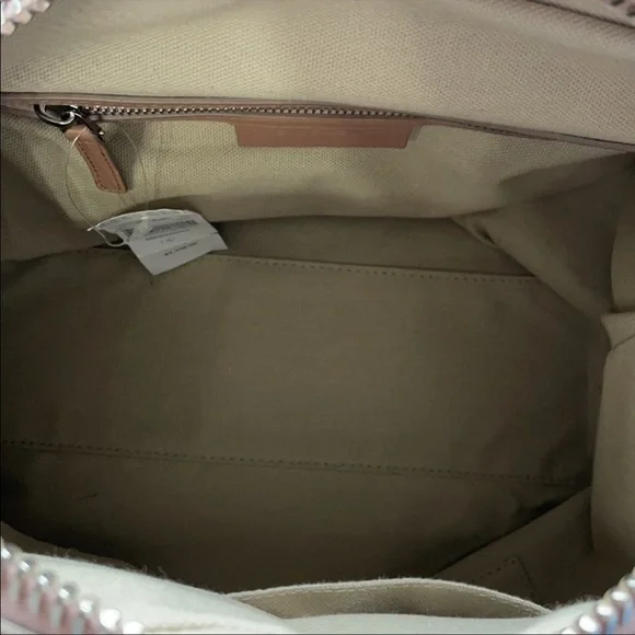 Givenchy Bag  🎄 - Picture 5 of 17